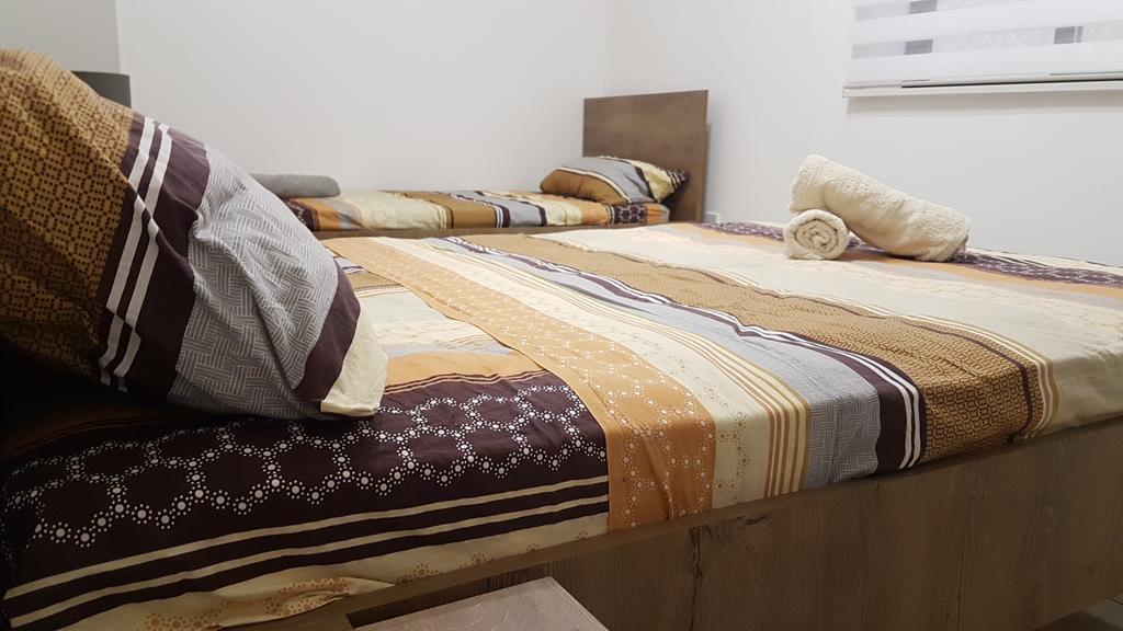 Spinola Seafront Apartment Saint Julian's ภายนอก รูปภาพ